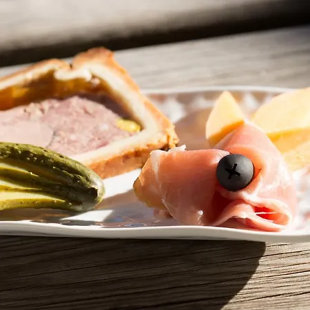 Hotel Gite-hotel La Cabourne